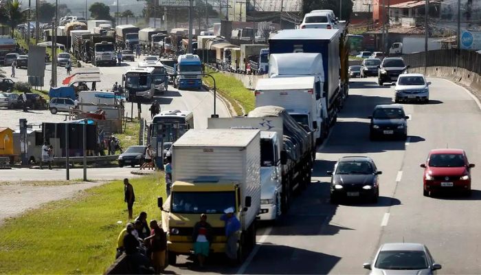  Dia Nacional do Caminhoneiro lembra importância da categoria 